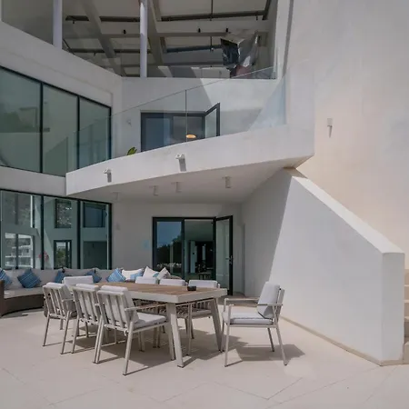 Luxury Newly Built 3 Bdrm Apt W Tennis, Gym & Apartment *