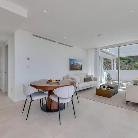 Luxury Newly Built 3 Bdrm Apt W Tennis, Gym & Apartment Marbella