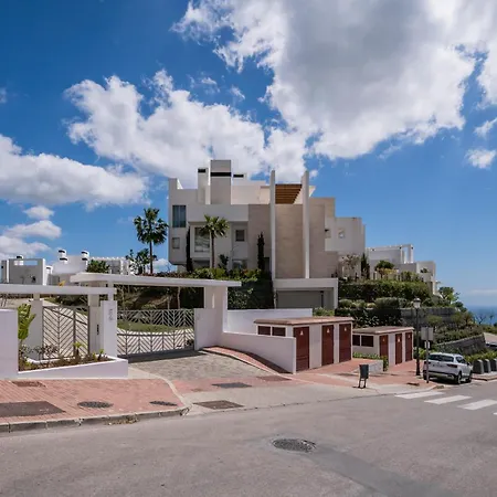 Luxury Newly Built 3 Bdrm Apt W Tennis, Gym & * Marbella