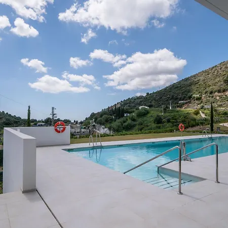 Luxury Newly Built 3 Bdrm Apt W Tennis, Gym & Apartment