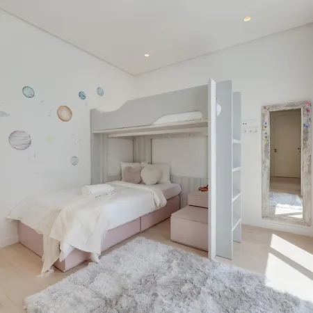 Apartment Luxury Newly Built 3 Bdrm Apt W Tennis, Gym &