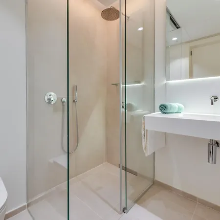 Apartment Luxury Newly Built 3 Bdrm Apt W Tennis, Gym &