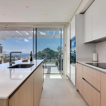 Luxury Newly Built 3 Bdrm Apt W Tennis, Gym & Apartment *
